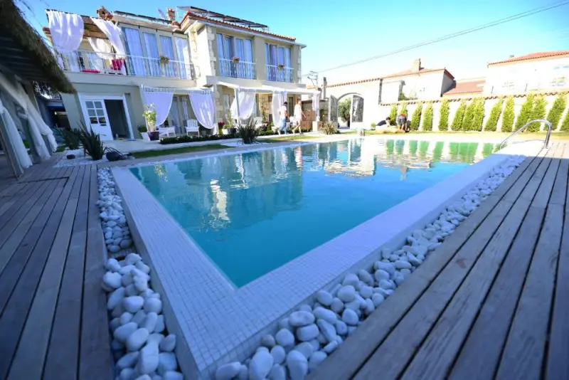 Deluxe Double Room with Terrace (Pool and Garden View)